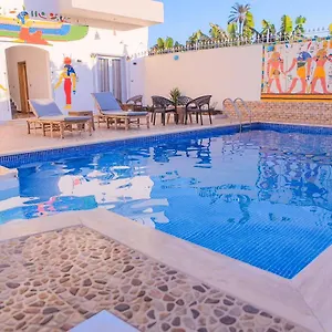 villa-desert-rose.hotels-luxor-egypt.com/